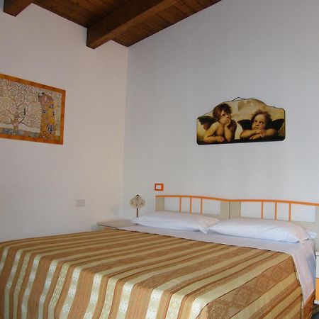 Hotel Oasi Del Sud Pozzallo Zimmer foto