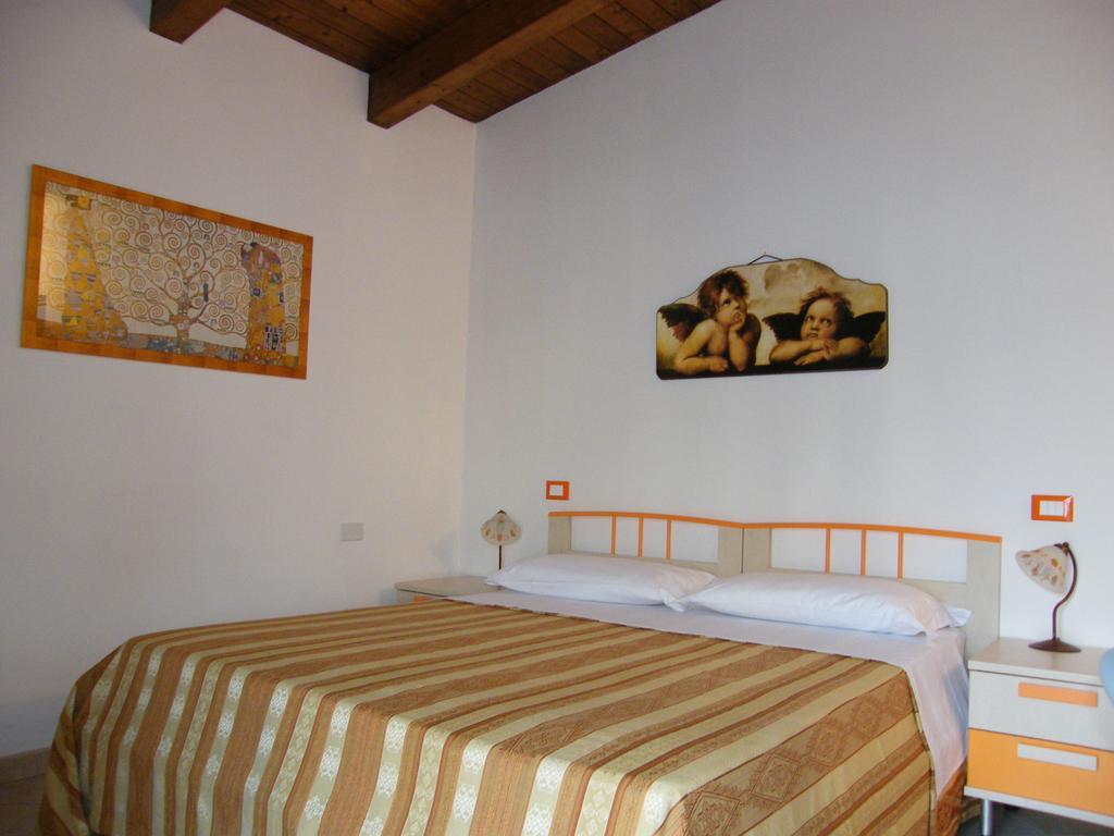 Hotel Oasi Del Sud Pozzallo Zimmer foto